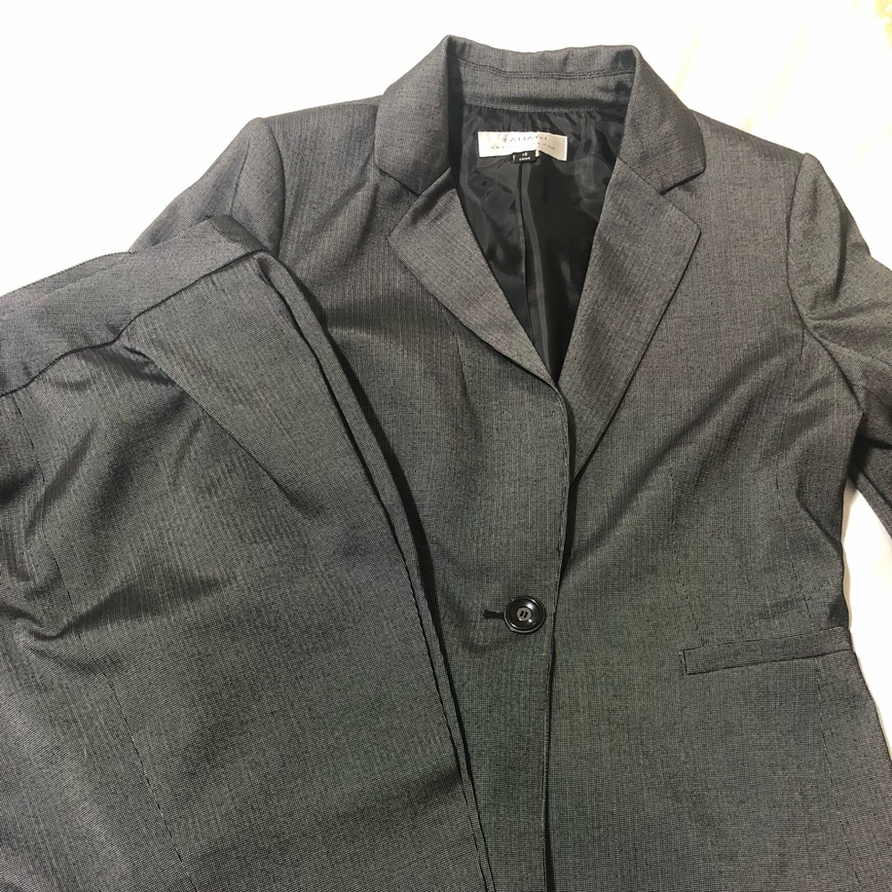 TAHARI Black/Gray Suit Set (Coat and Pants)